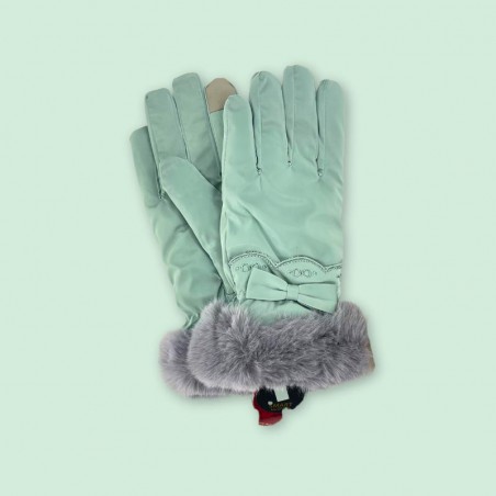Wholesale winter gloves collection 2024/2025 - timeless elegance for retailers